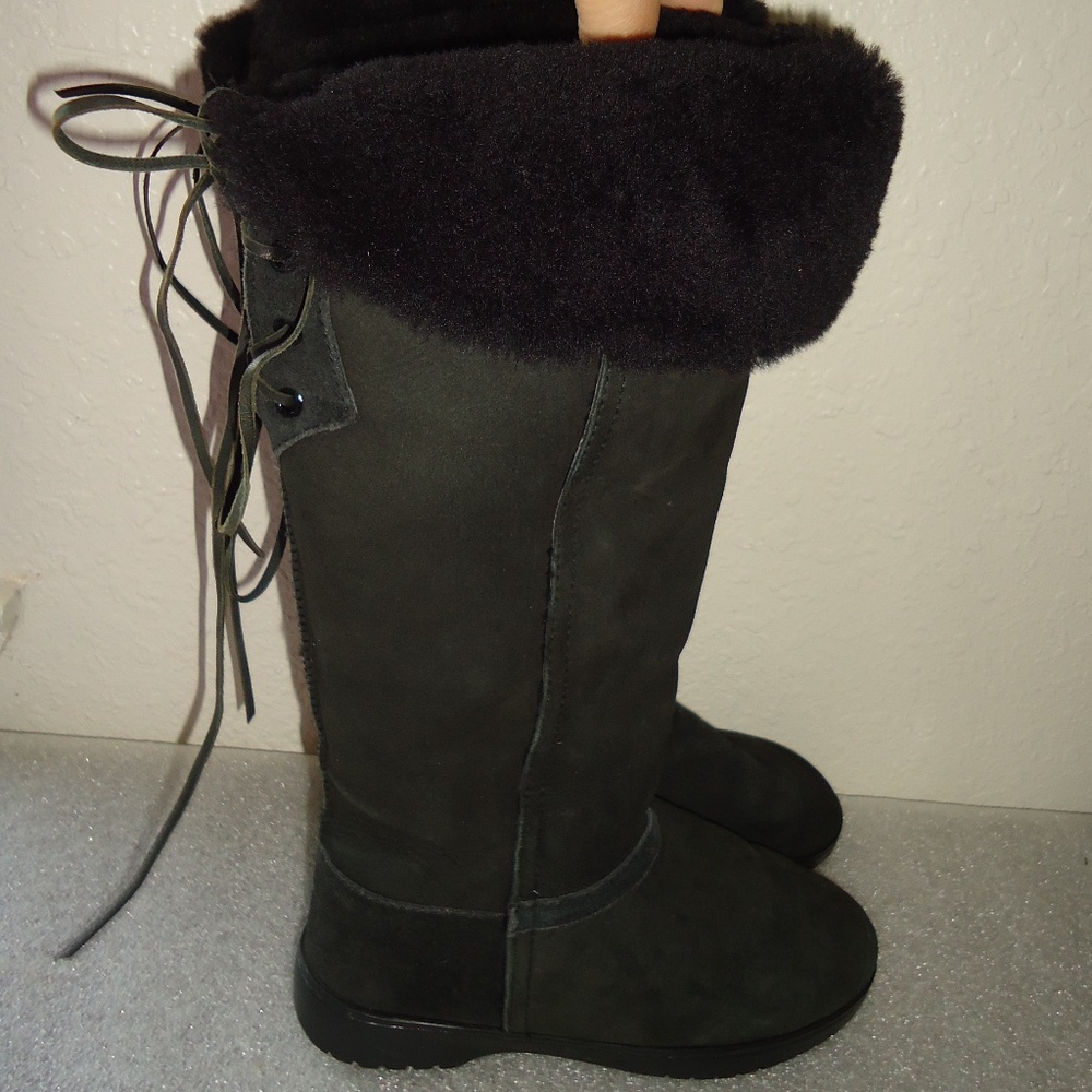 DOMINION Women's New Zeland BLACK SHEEPSKIN BOOTS Size-6/37